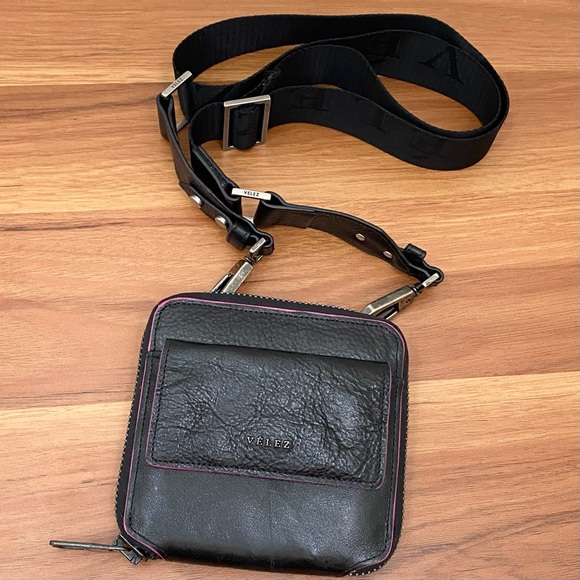 VELEZ Black Cattle Leather Crossbody Wallet Bag - Picture 7 of 16